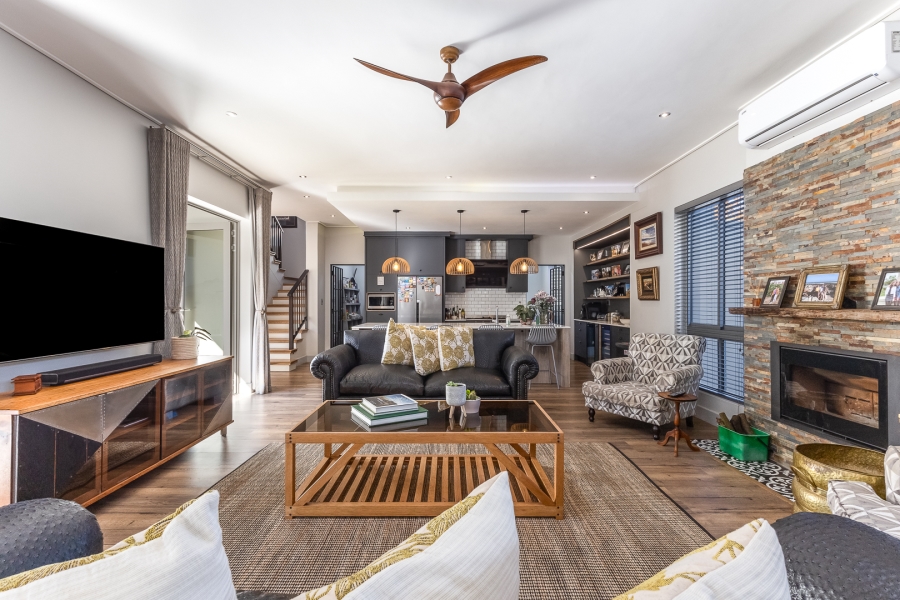 4 Bedroom Property for Sale in Lemoenkloof Western Cape